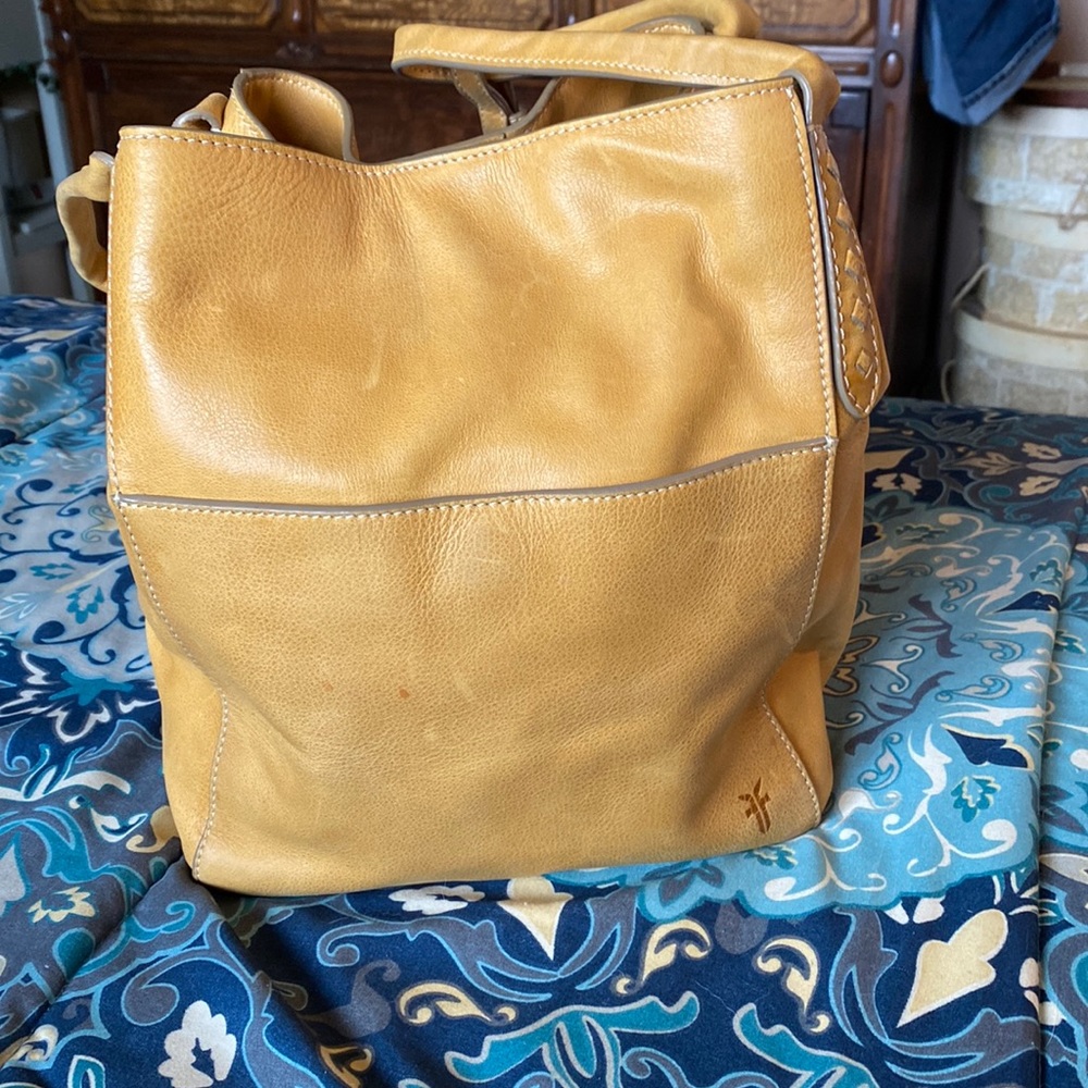 FRYE Reed Zip Leather Hobo Sunflower